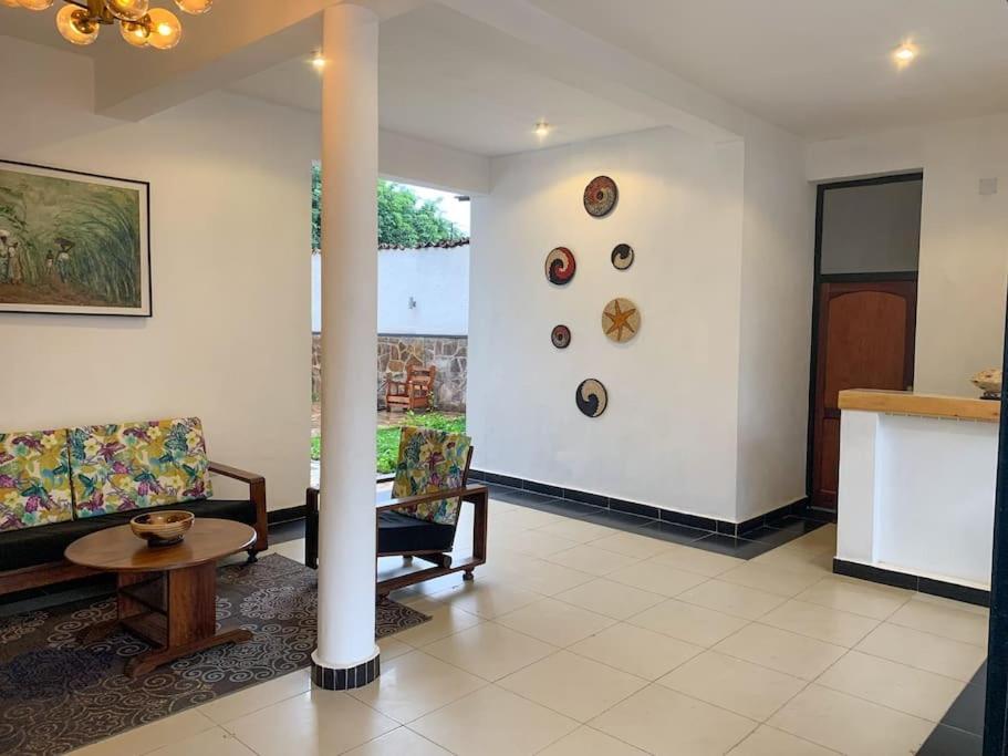 City Center Apartments บุจัมบุรา ภายนอก รูปภาพ